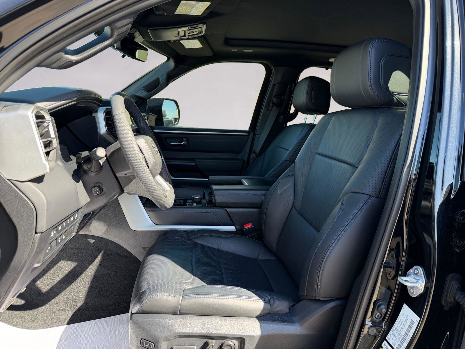 Used 2025 Toyota Sequoia Platinum image 9