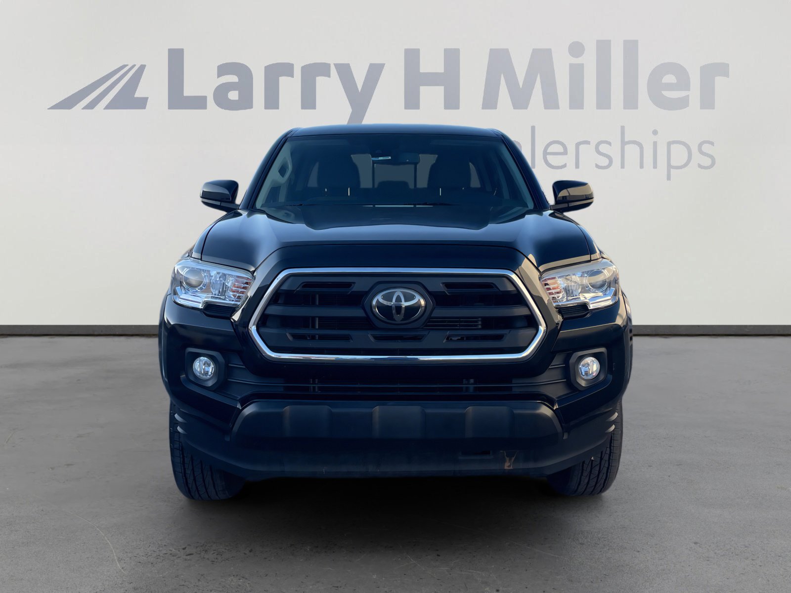 Used 2019 Toyota Tacoma SR5 RWD image 8