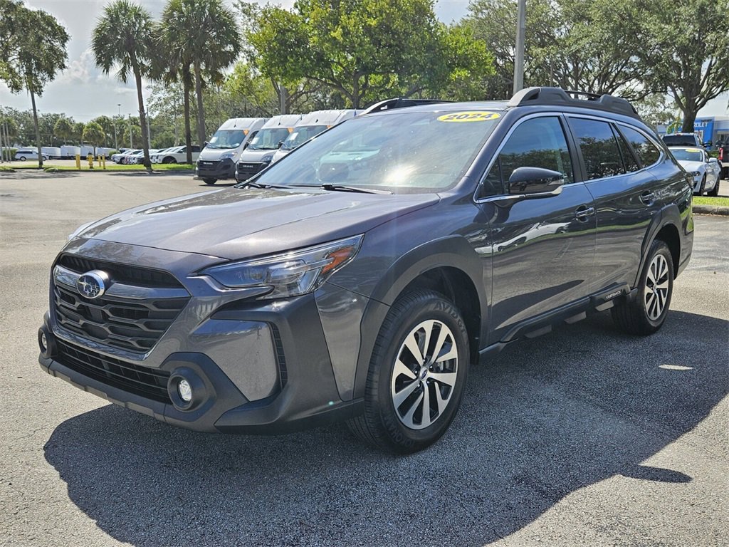 Used 2024 Subaru Outback Premium image 1