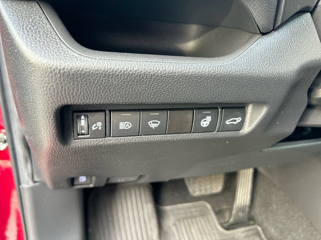 Used 2022 Toyota RAV4 XLE w/ Convenience Package AWD/4WD image 14