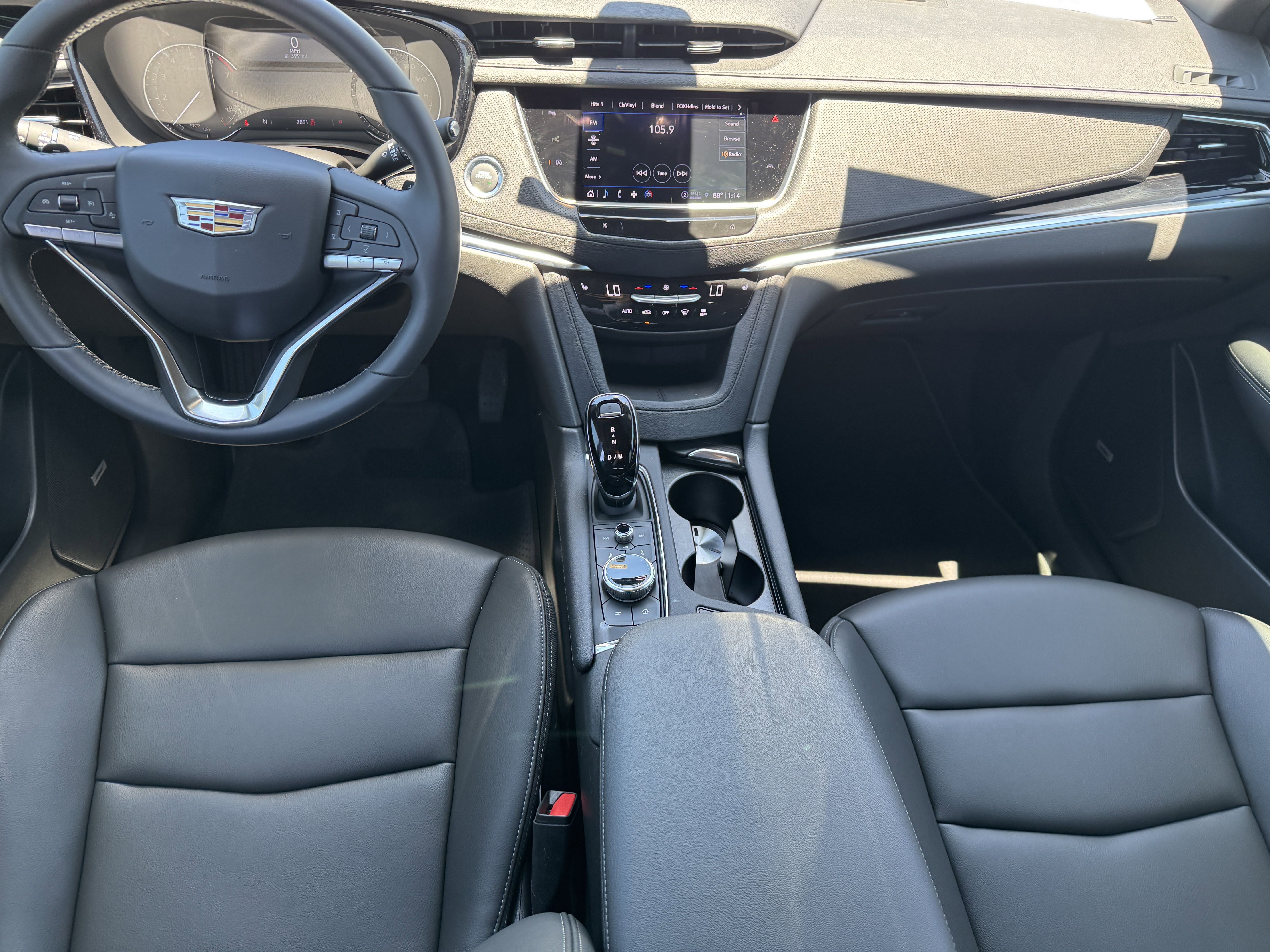New 2025 Cadillac XT6 Luxury image 15