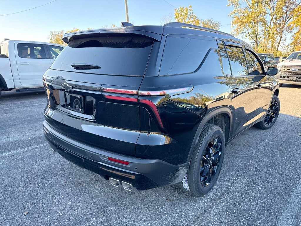 Used 2026 Chevrolet Traverse LT w/ Midnight/Sport Edition FWD image 4