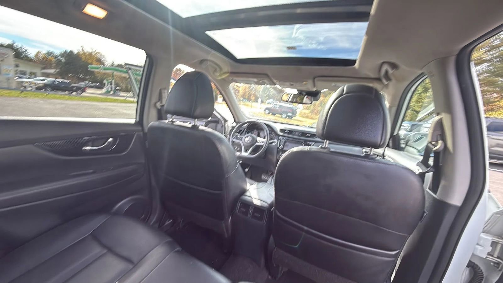 Used 2017 Nissan Rogue SL w/ SL Premium Package image 37