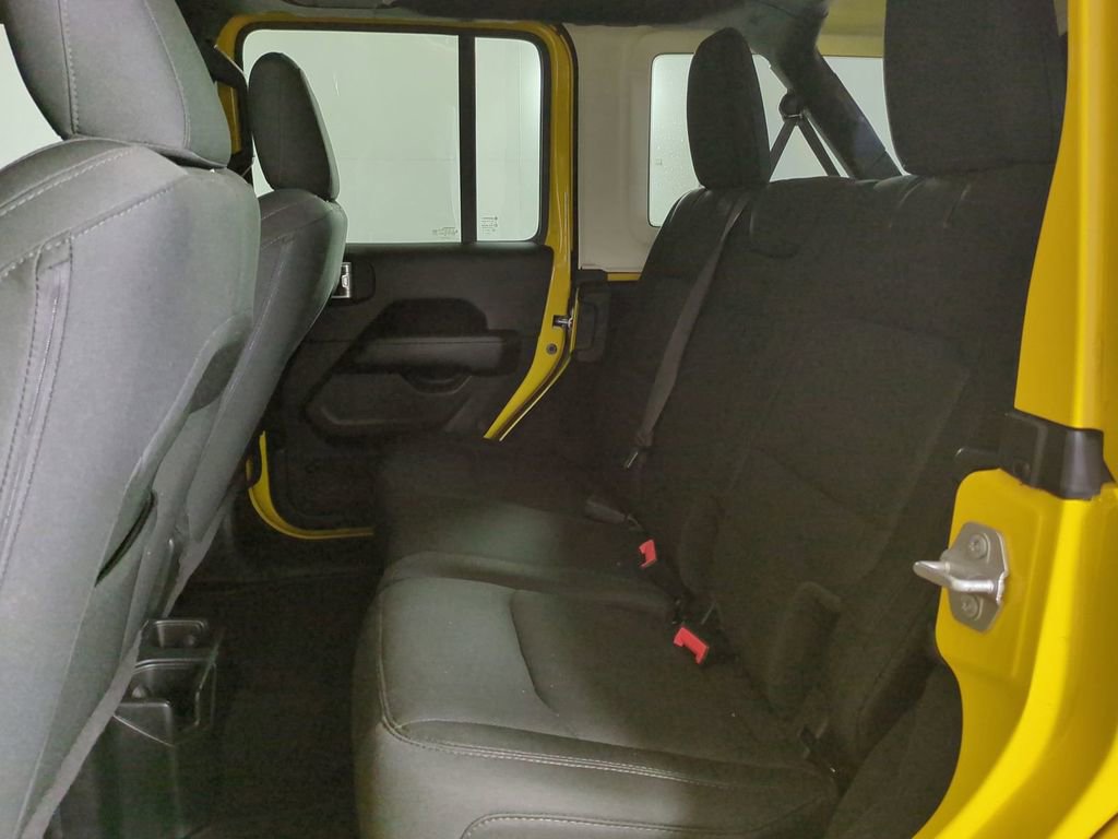 Used 2019 Jeep Wrangler Unlimited Sahara image 15