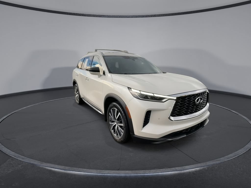 Used 2023 INFINITI QX60 Sensory w/ Vision Package AWD/4WD image 2