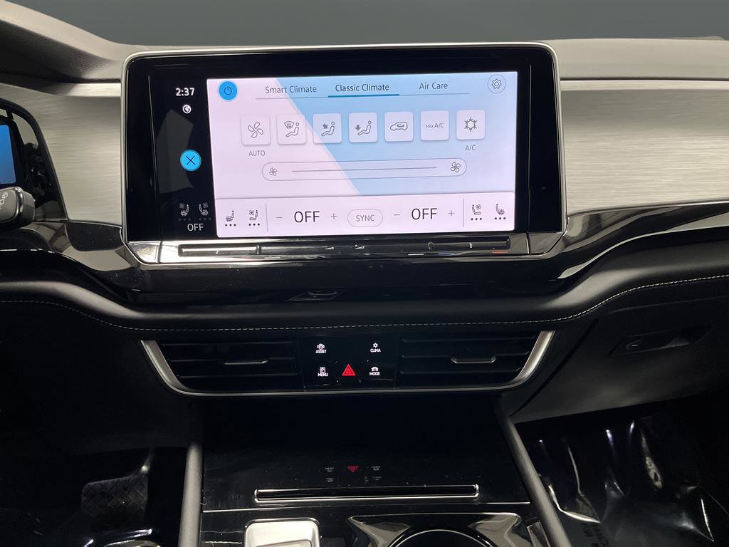 Certified 2025 Volkswagen Atlas Cross Sport SE w/ Panoramic Sunroof Package image 9