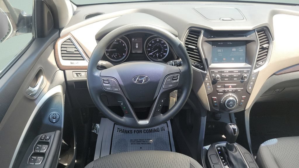 Used 2017 Hyundai Santa Fe SE FWD image 12