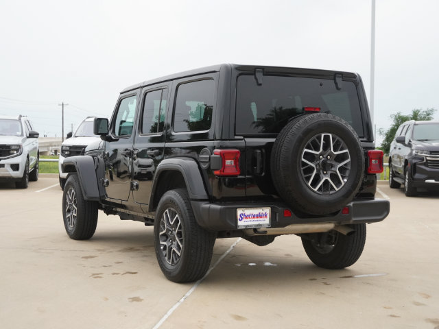 Used 2025 Jeep Wrangler Unlimited Sahara AWD/4WD image 7