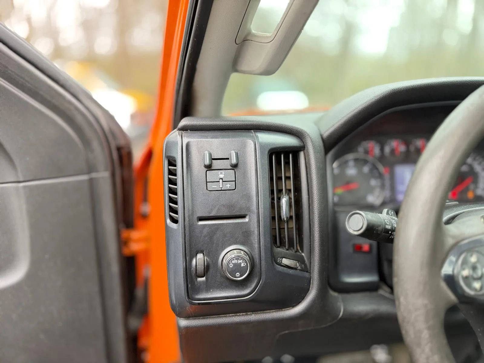 Used 2015 Chevrolet Silverado 2500 W/T image 14