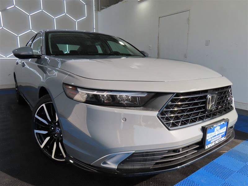Used 2023 Honda Accord Touring image 2