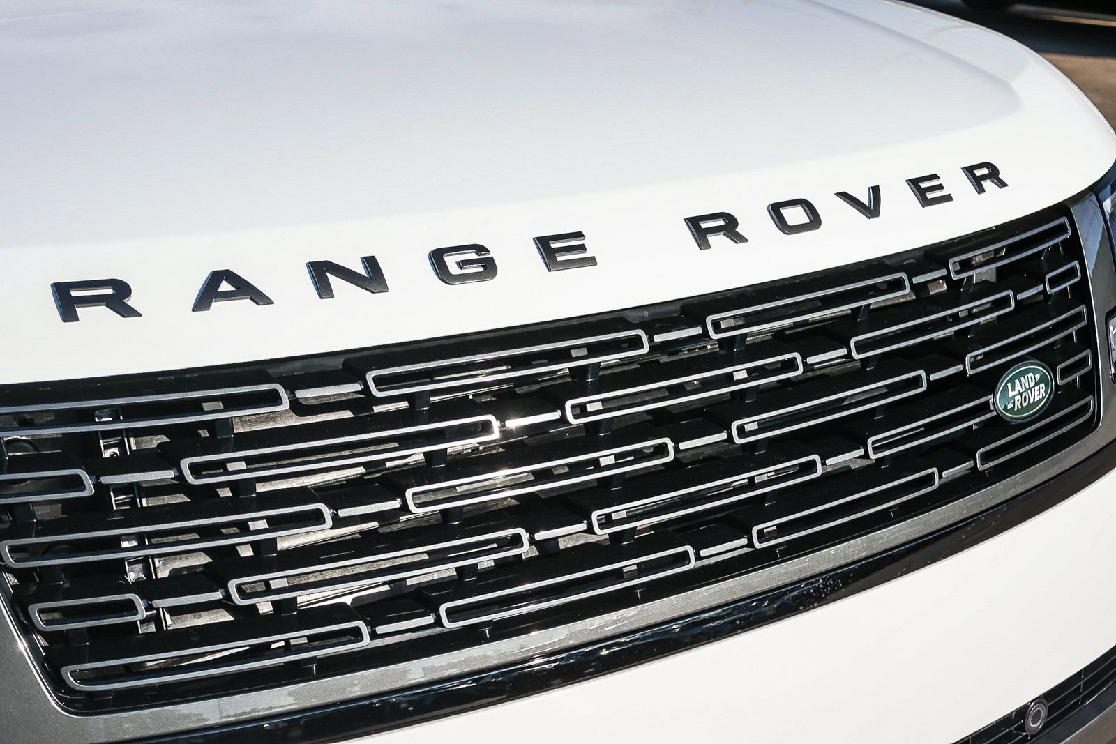 New 2026 Land Rover Range Rover SE image 16