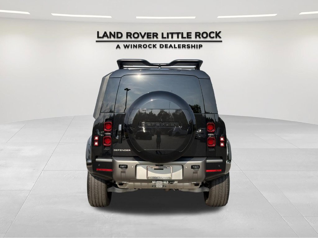 Used 2025 Land Rover Defender 110 X-Dynamic SE AWD/4WD image 7