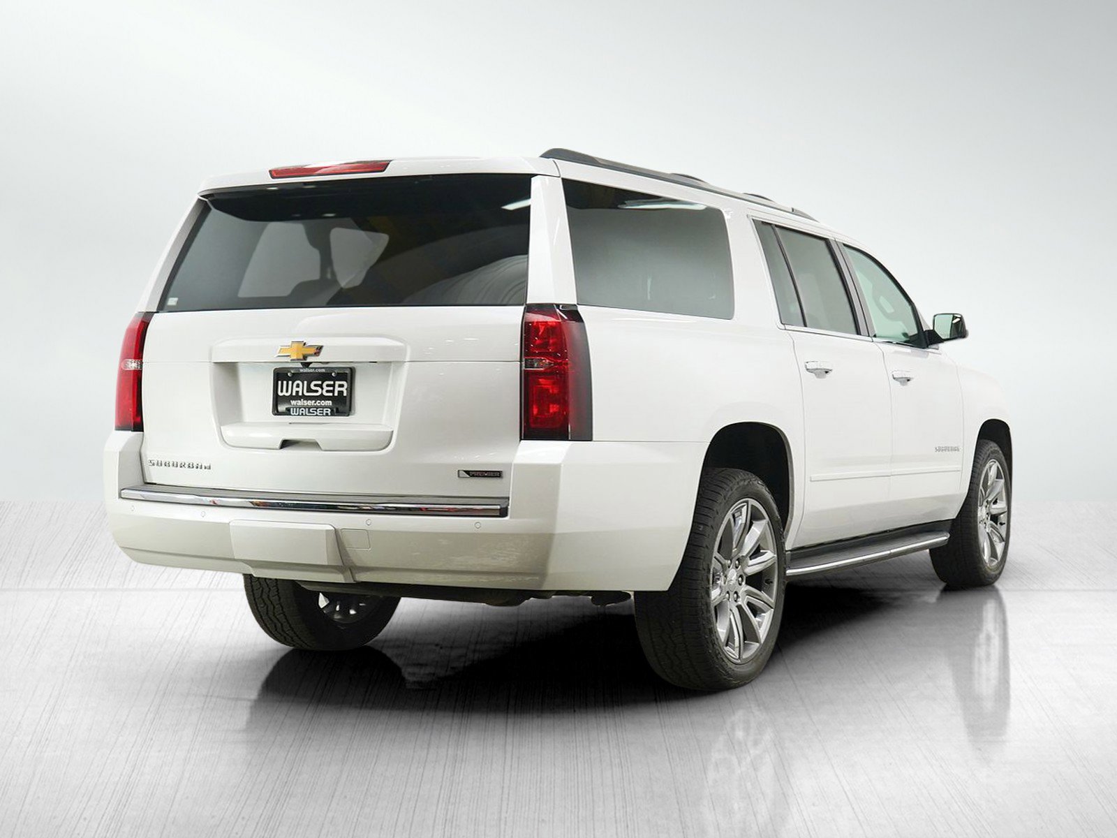 Used 2018 Chevrolet Suburban Premier AWD/4WD image 6