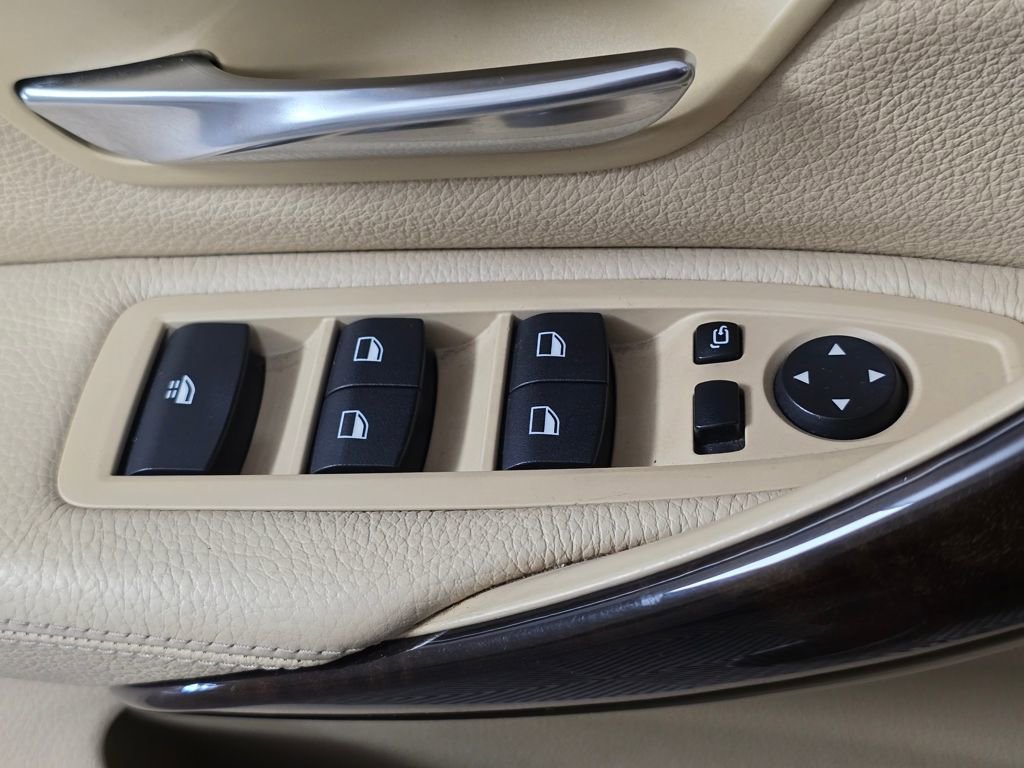 Used 2016 BMW 428i xDrive Convertible image 19