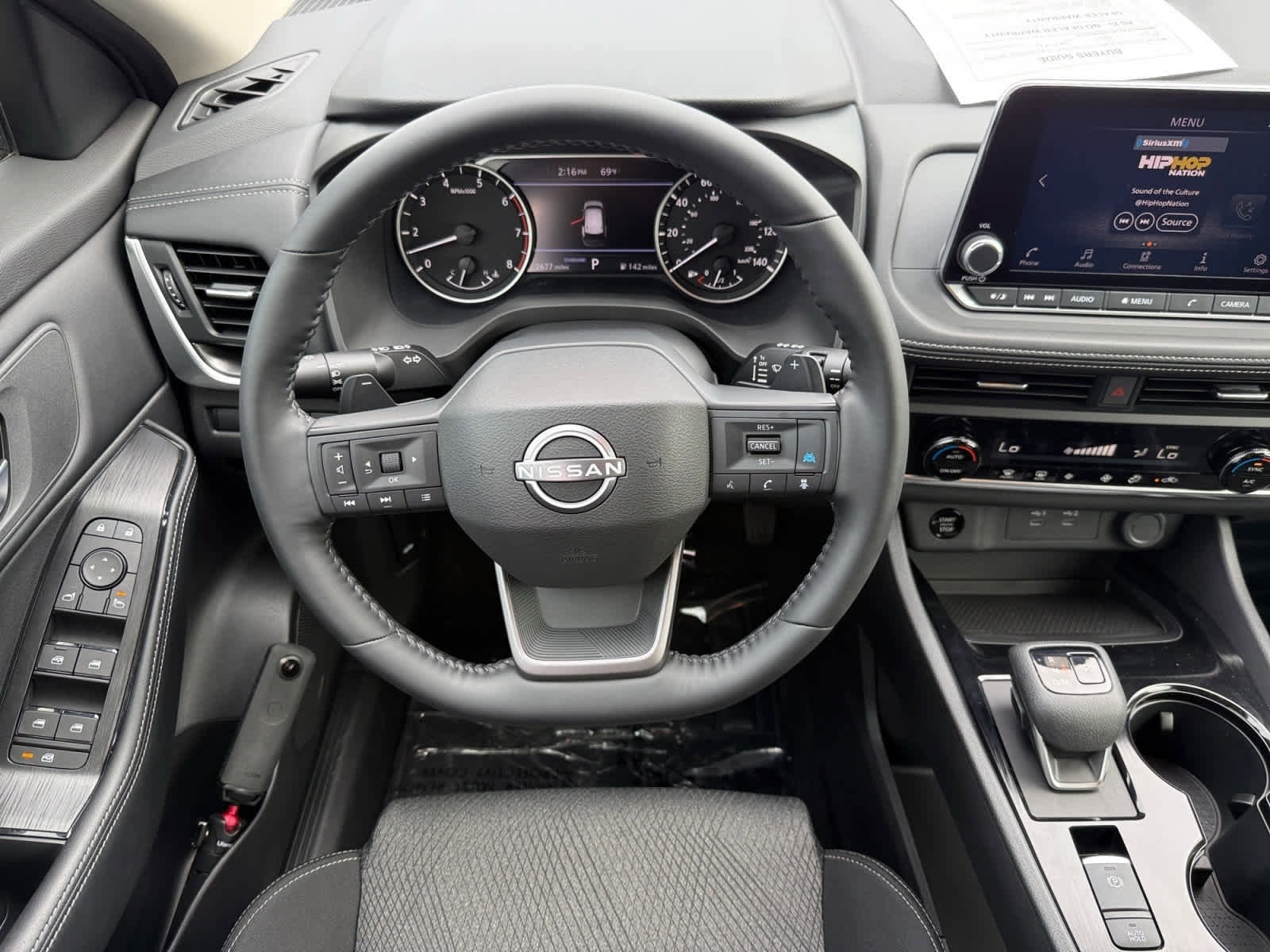 Used 2025 Nissan Rogue SV FWD image 14