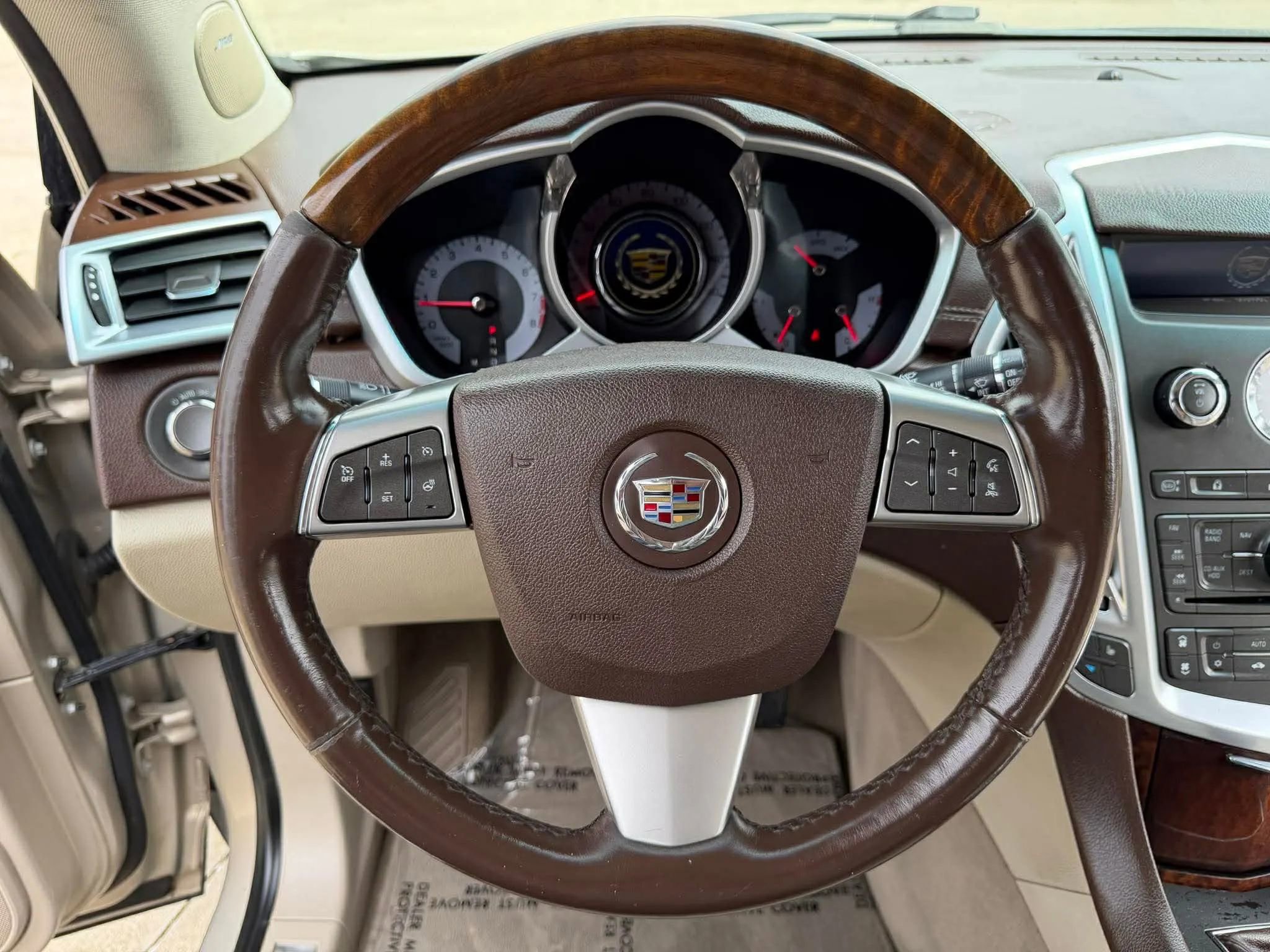 Used 2012 Cadillac SRX Luxury image 20