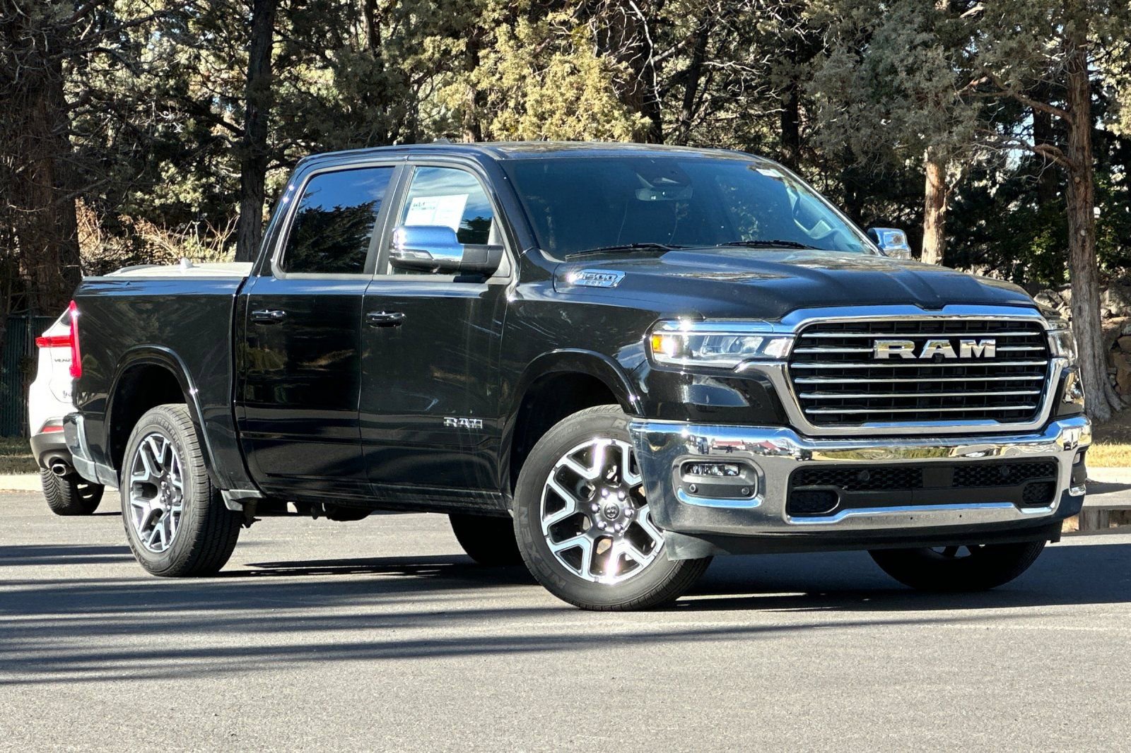 Used 2025 RAM 1500 Laramie image 2