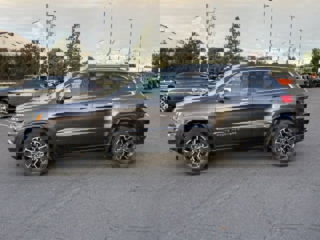 Used 2019 Jeep Grand Cherokee Limited image 9