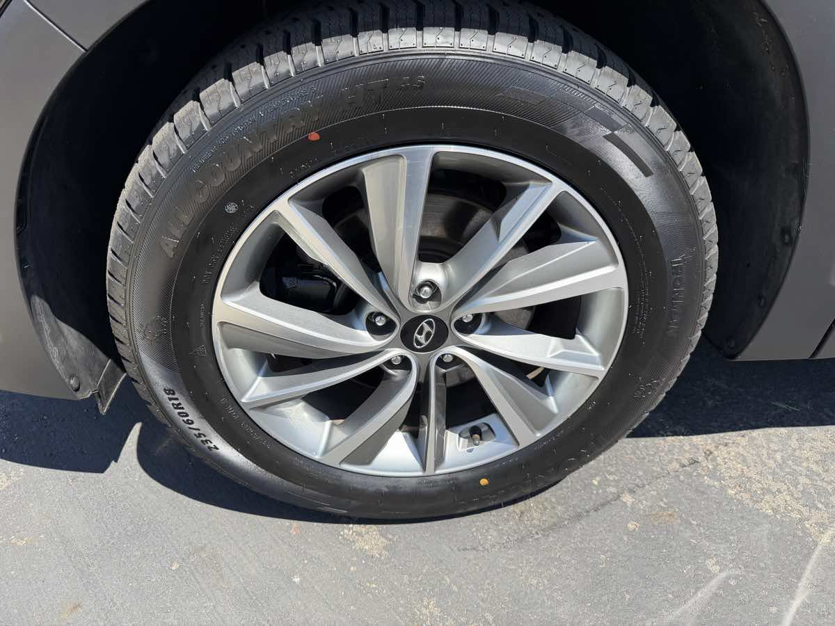 Used 2019 Hyundai Santa Fe Limited AWD/4WD image 8