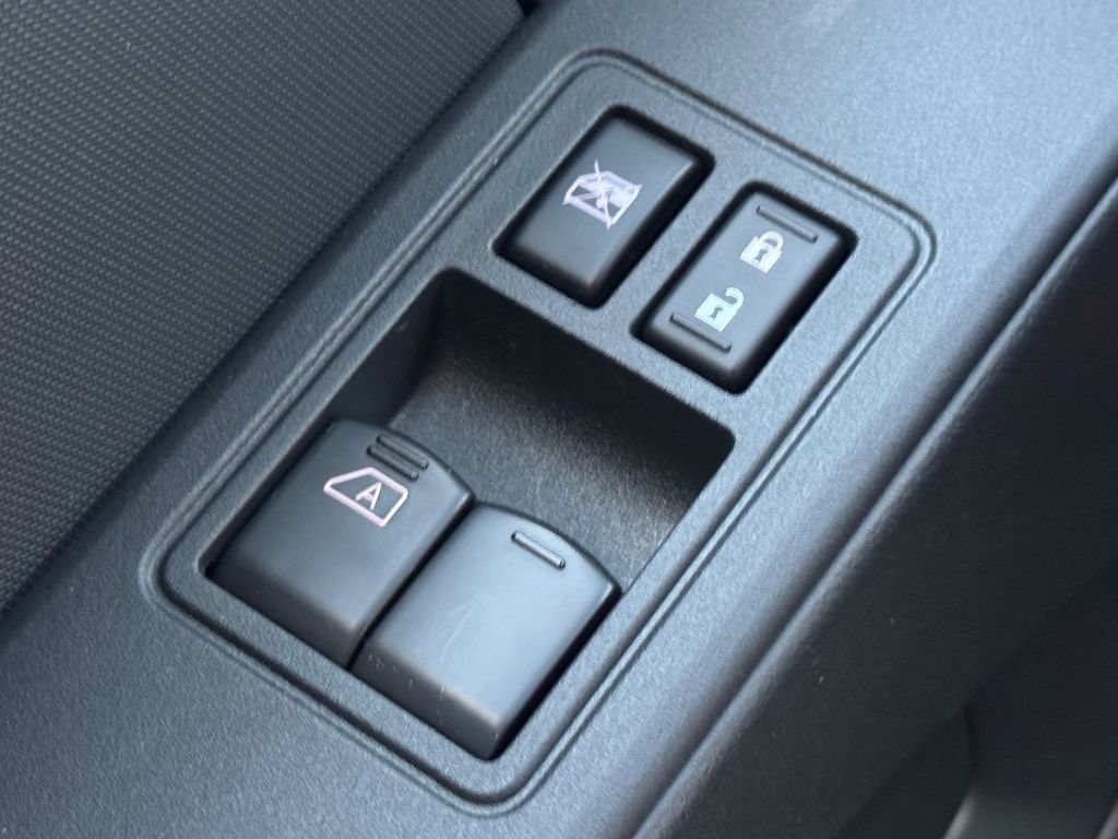 Used 2024 Nissan Frontier S w/ Technology Package image 18