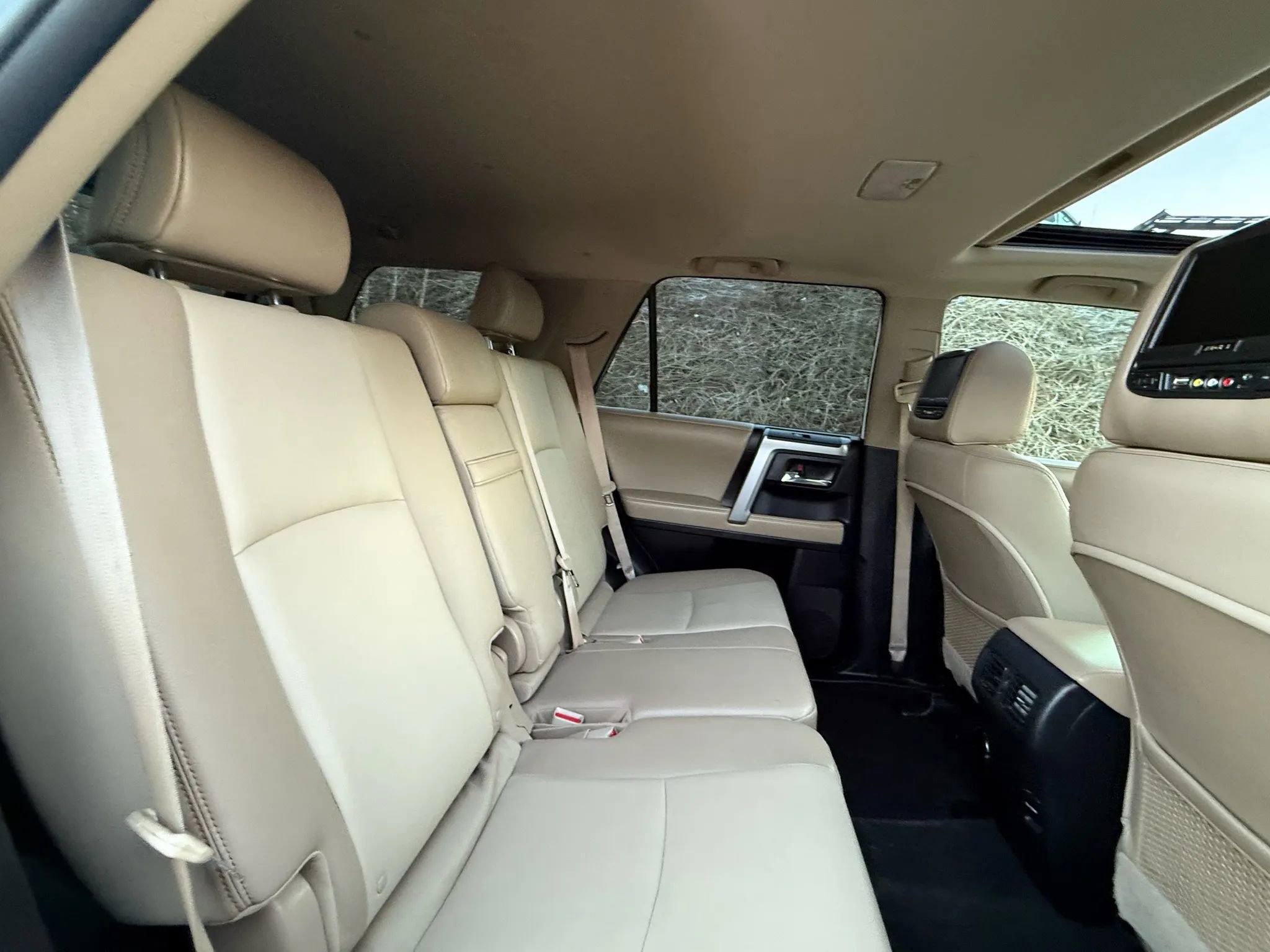 Used 2014 Toyota 4Runner SR5 Premium image 24