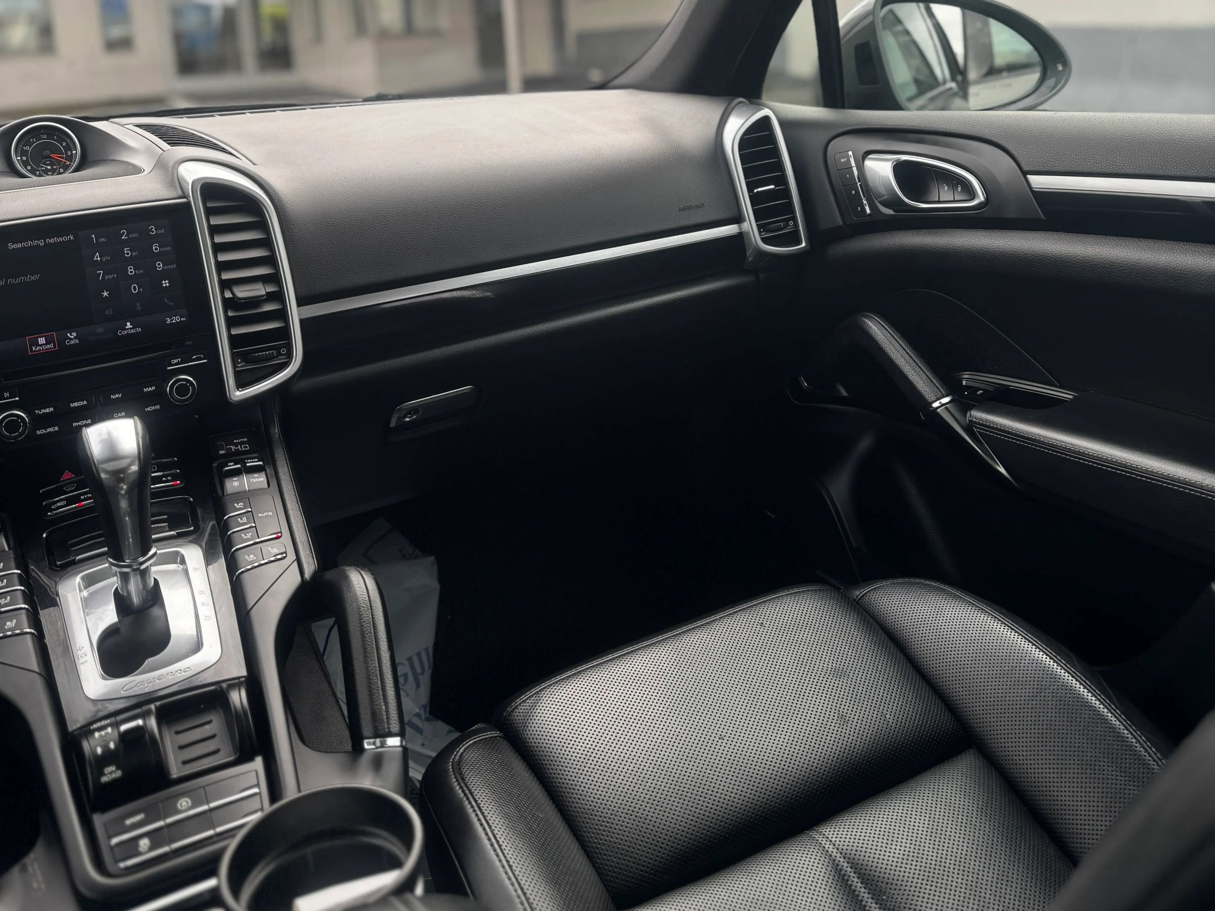 Used 2017 Porsche Cayenne S AWD/4WD image 12