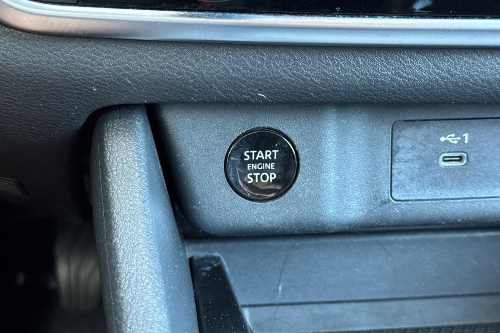 Certified 2024 Nissan Rogue S FWD image 25
