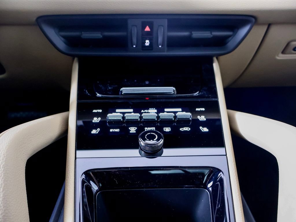 New 2026 Porsche Cayenne image 21