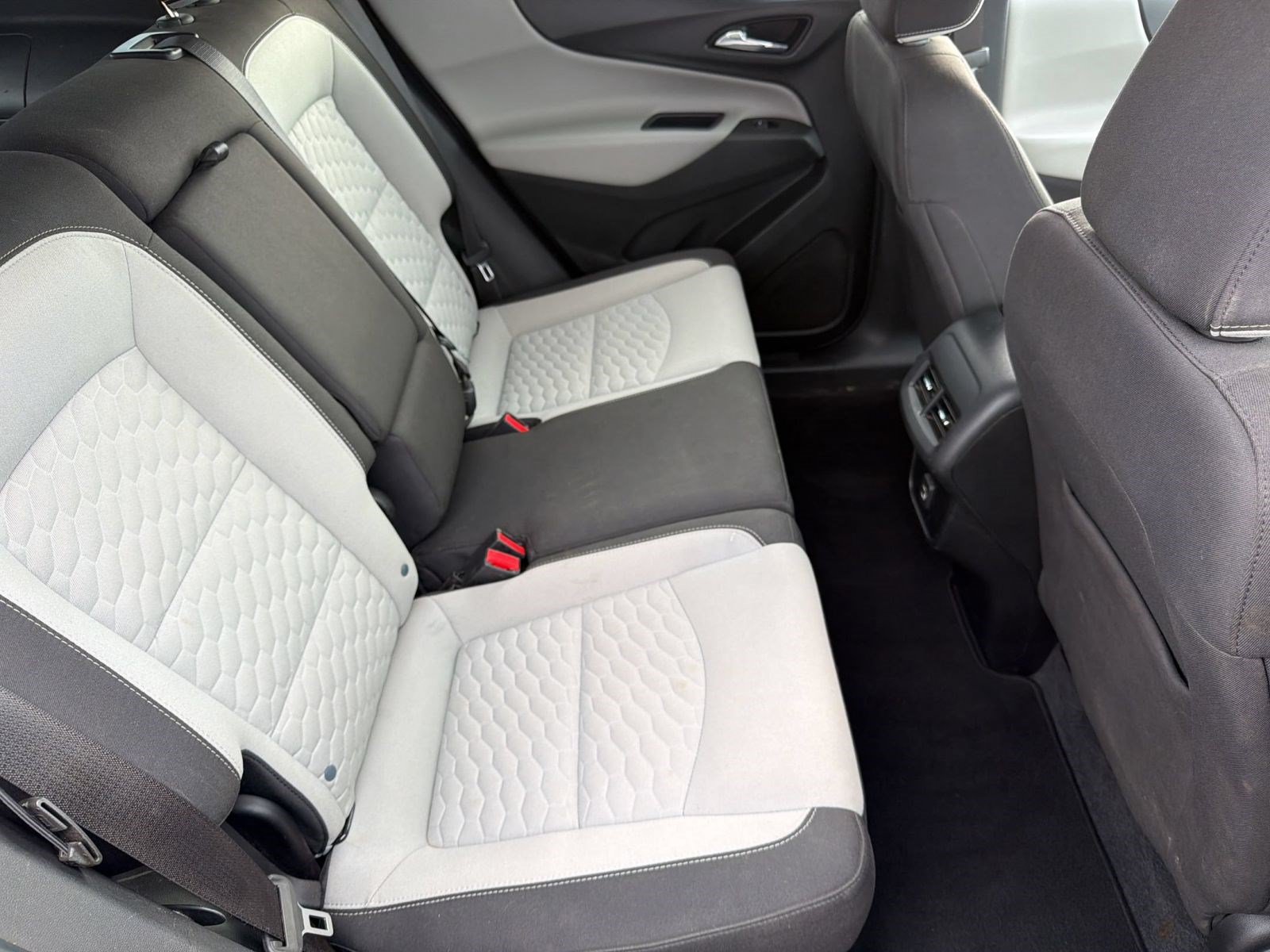 Used 2020 Chevrolet Equinox LS w/ LS Convenience Package AWD/4WD image 29