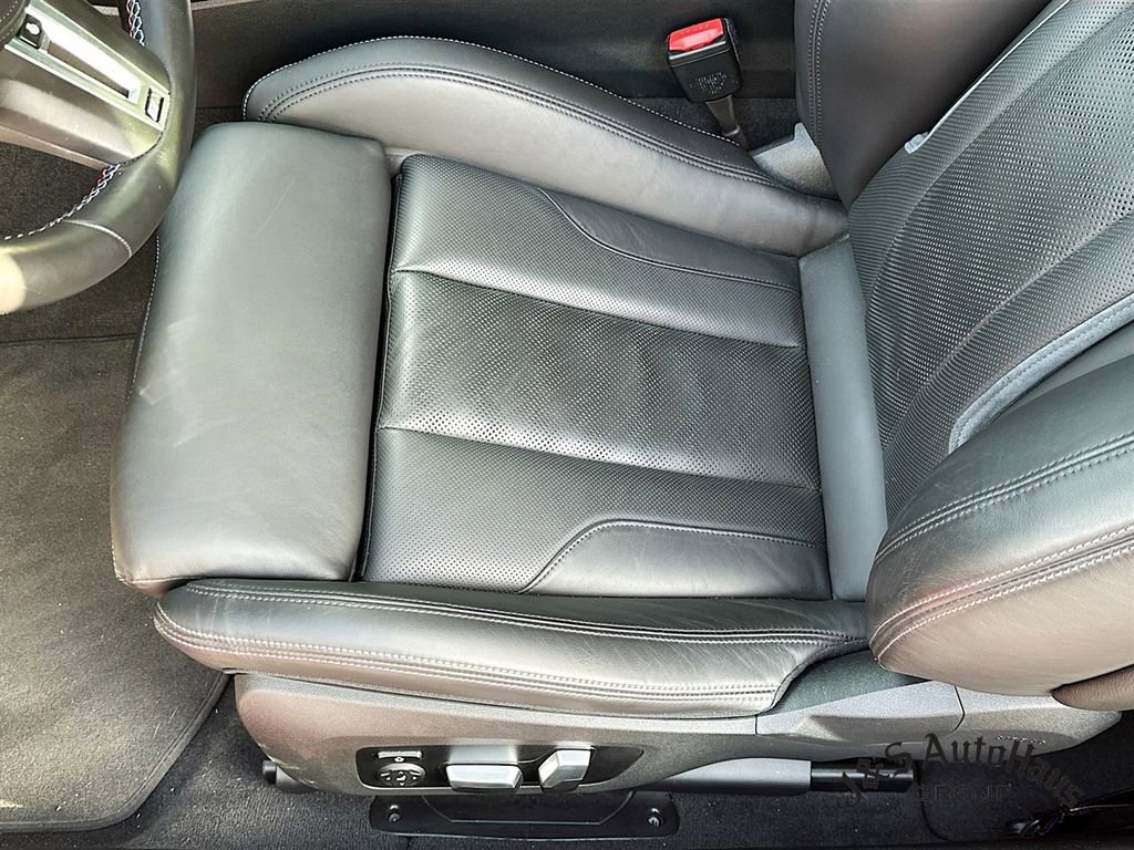 Used 2022 BMW M4 Competition w/ Executive Package RWD image 24