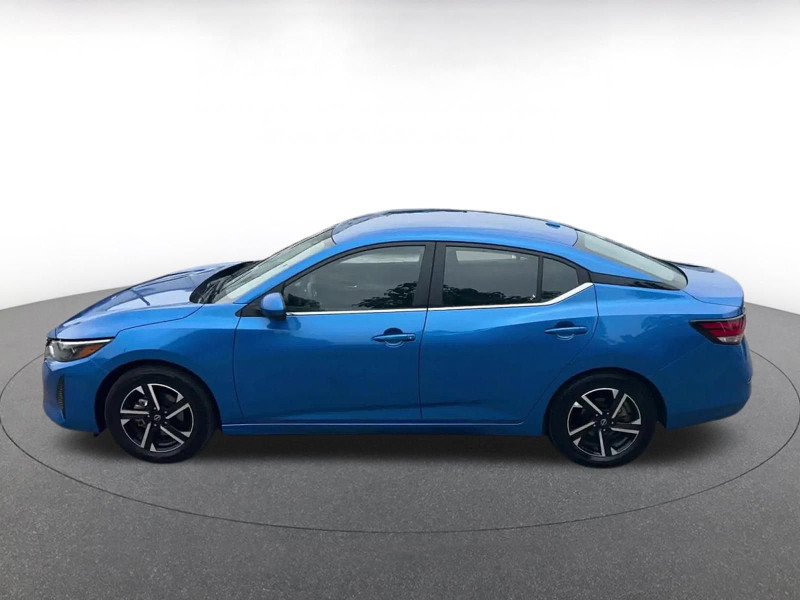 Used 2025 Nissan Sentra SV FWD image 8