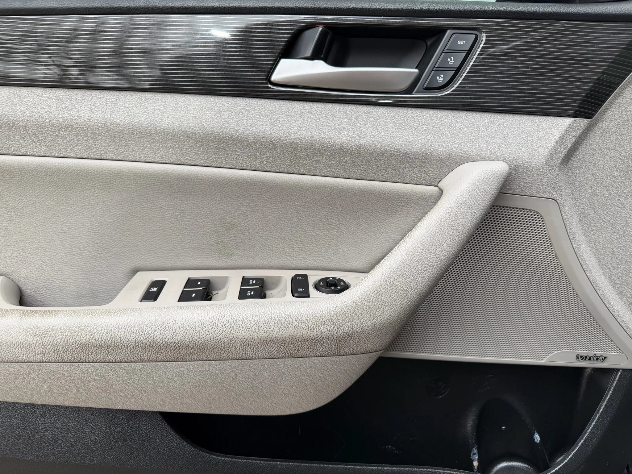 Used 2018 Hyundai Sonata Limited w/ Limited Ultimate Package 03 FWD image 9