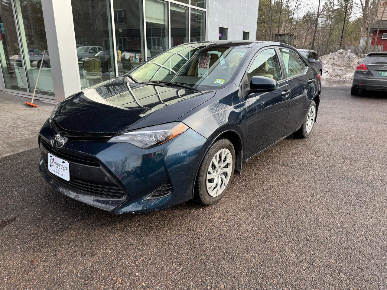 Used 2018 Toyota Corolla LE FWD image 1