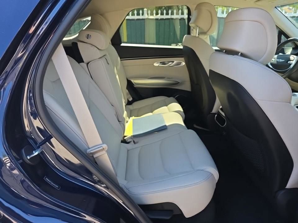 Used 2025 Genesis GV70 2.5T w/ Select Package image 45