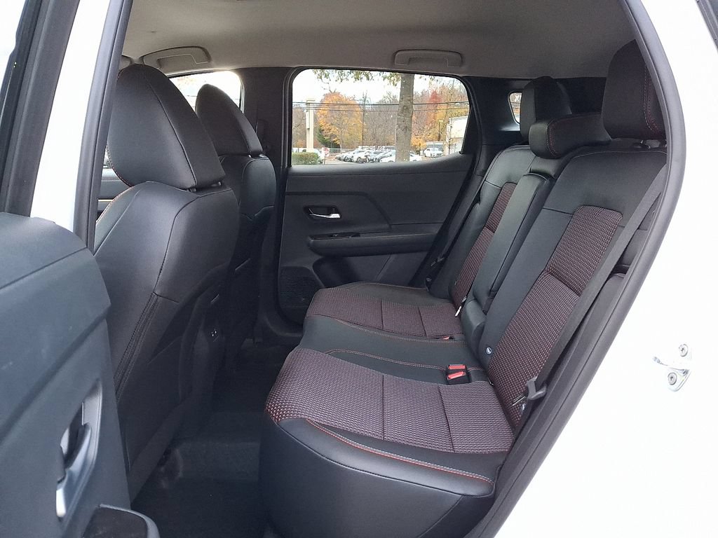 New 2026 Nissan Kicks SR w/ Cold Weather Package AWD/4WD image 8