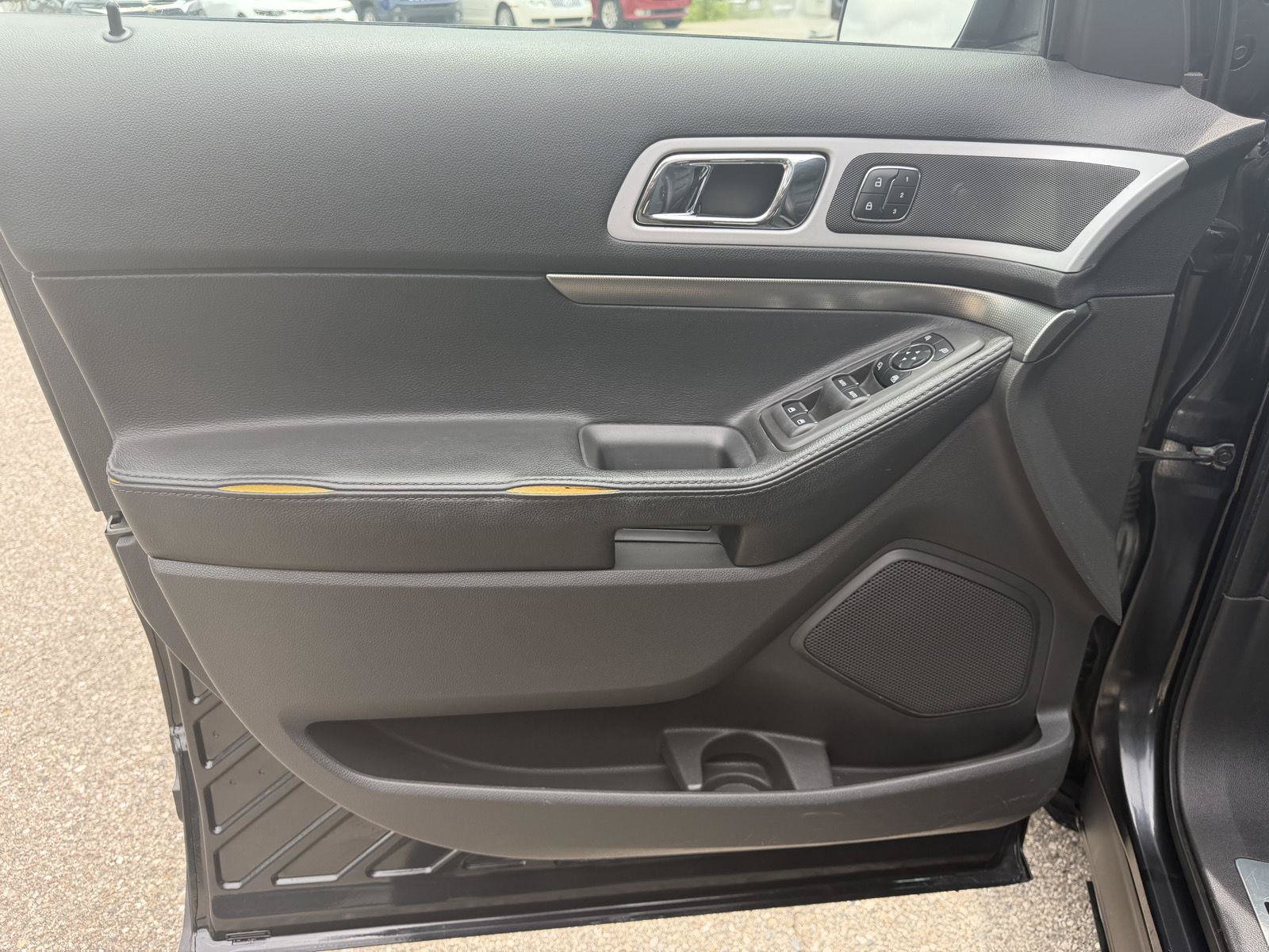 Used 2014 Ford Explorer Sport w/ Equipment Group 401A AWD/4WD image 12