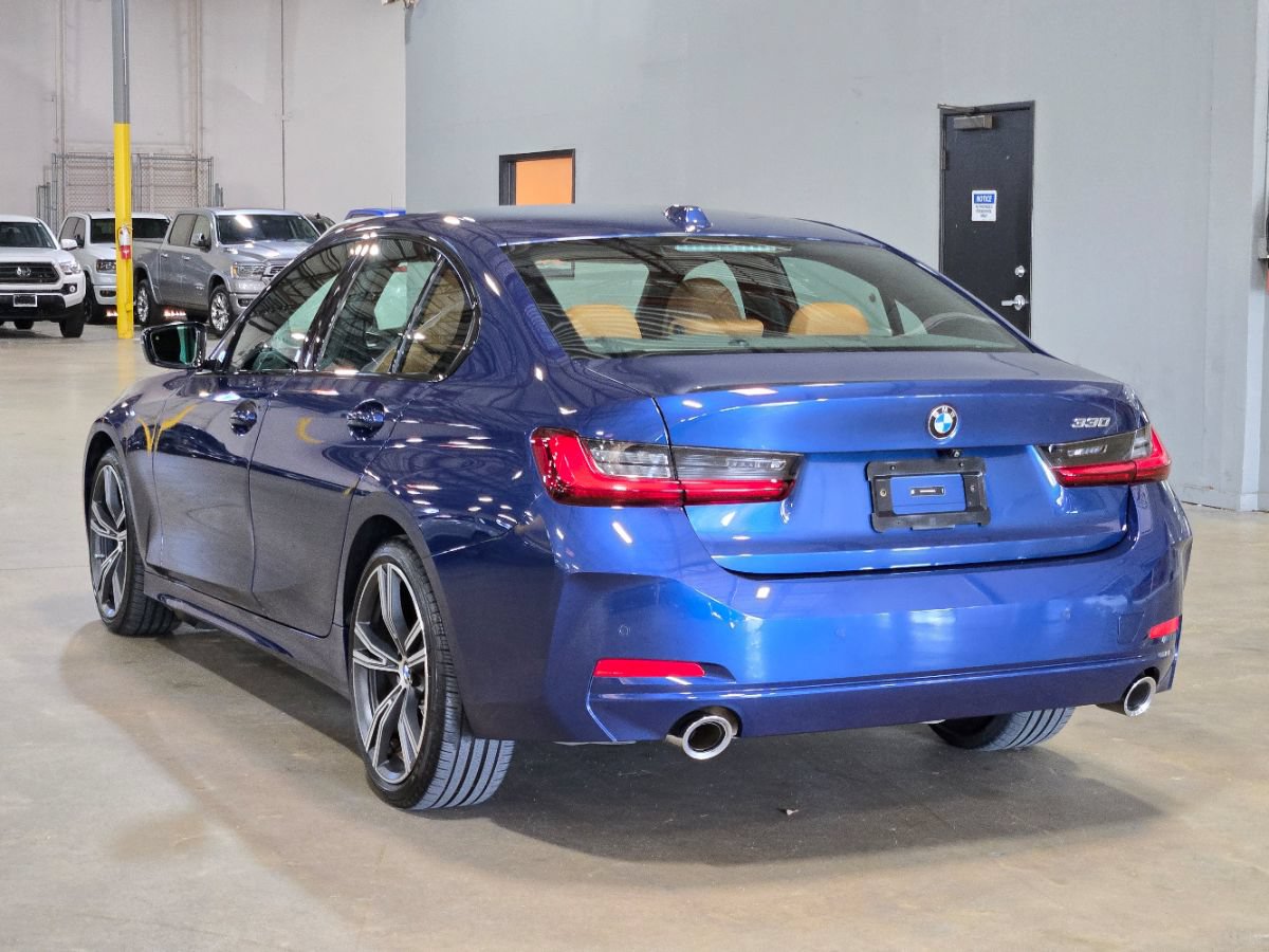 Used 2023 BMW 330i Sedan w/ Premium Package RWD image 4