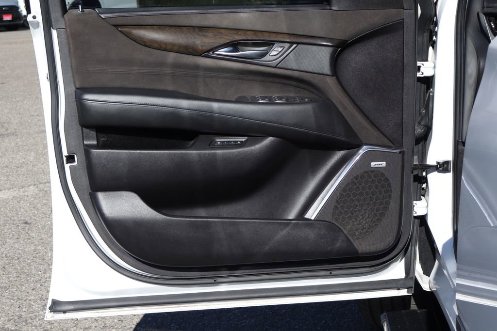 Used 2017 Cadillac Escalade ESV Platinum image 16