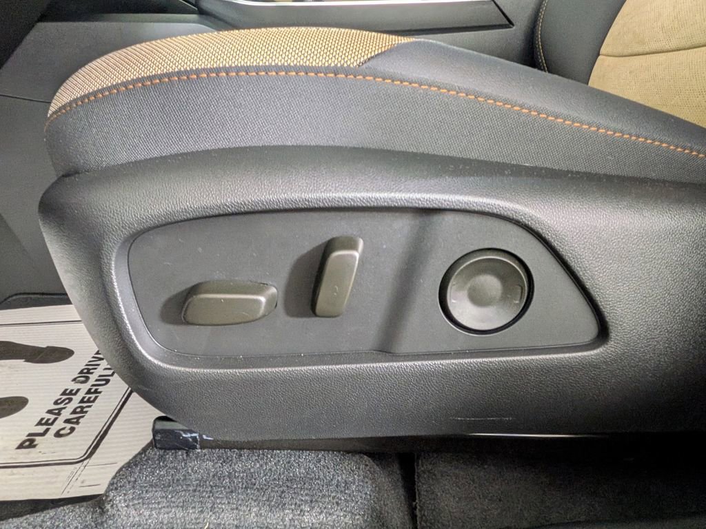 Used 2026 Chevrolet Equinox ACTIV w/ Convenience Package III image 19