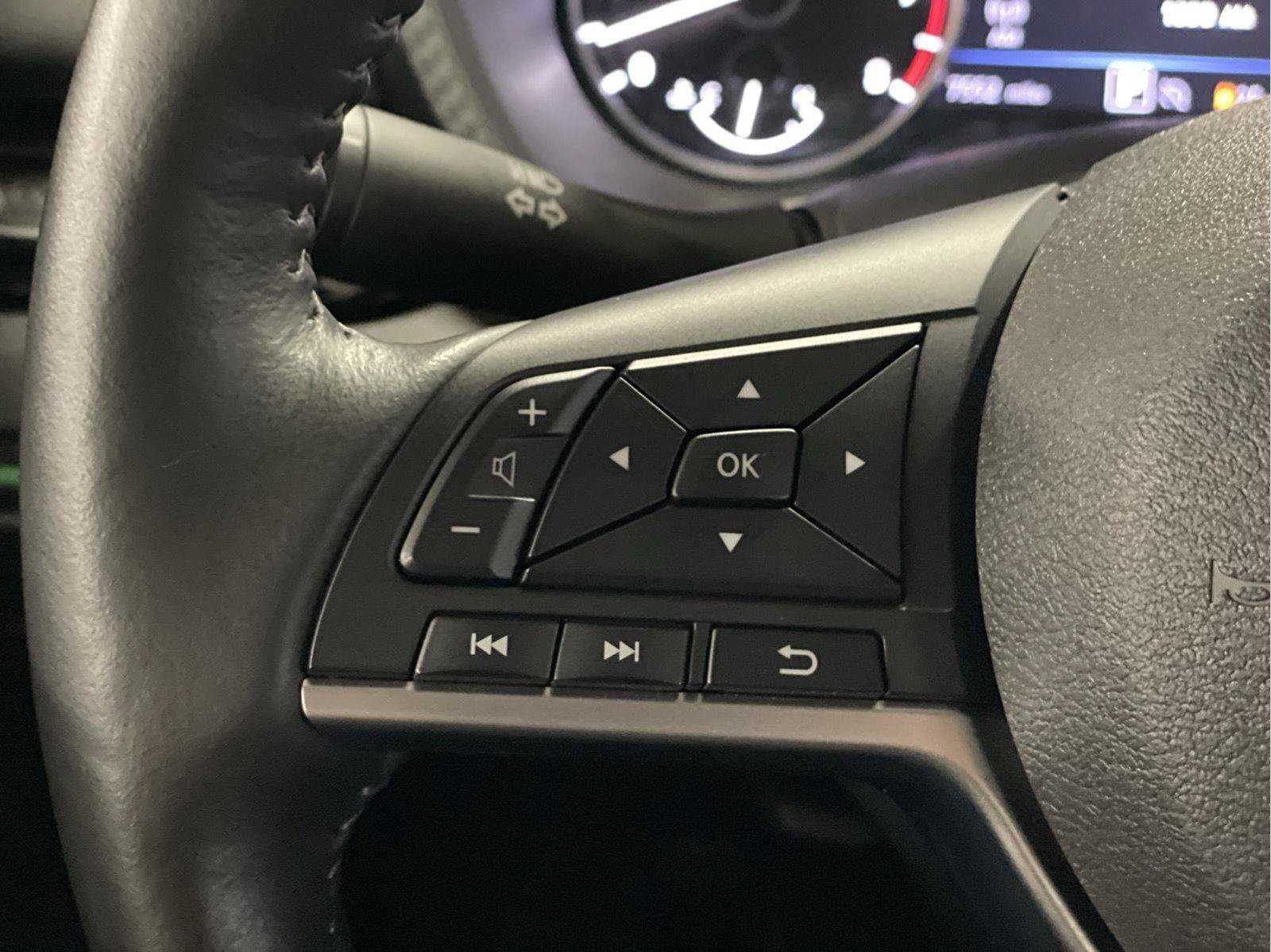 Used 2025 Nissan Sentra SV w/ All-Weather Package FWD image 29