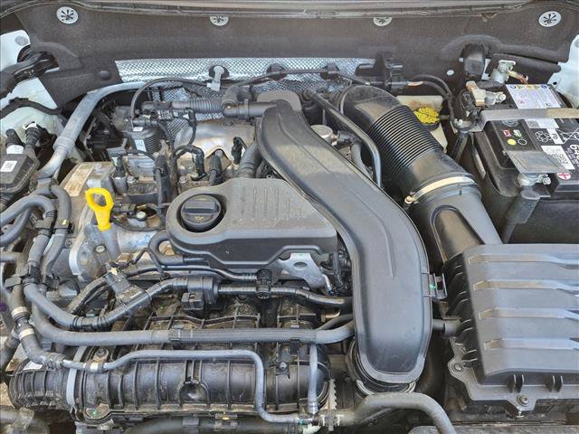 Used 2024 Volkswagen Taos SE FWD image 21