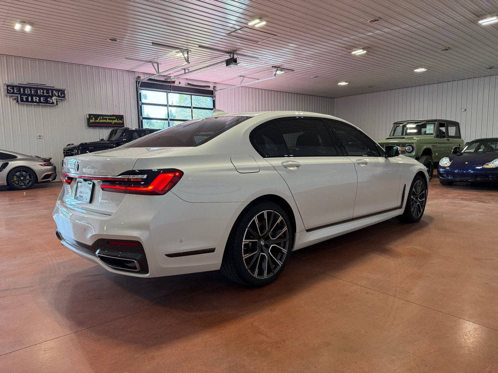 Used 2020 BMW 740i xDrive w/ M Sport Package AWD/4WD image 9