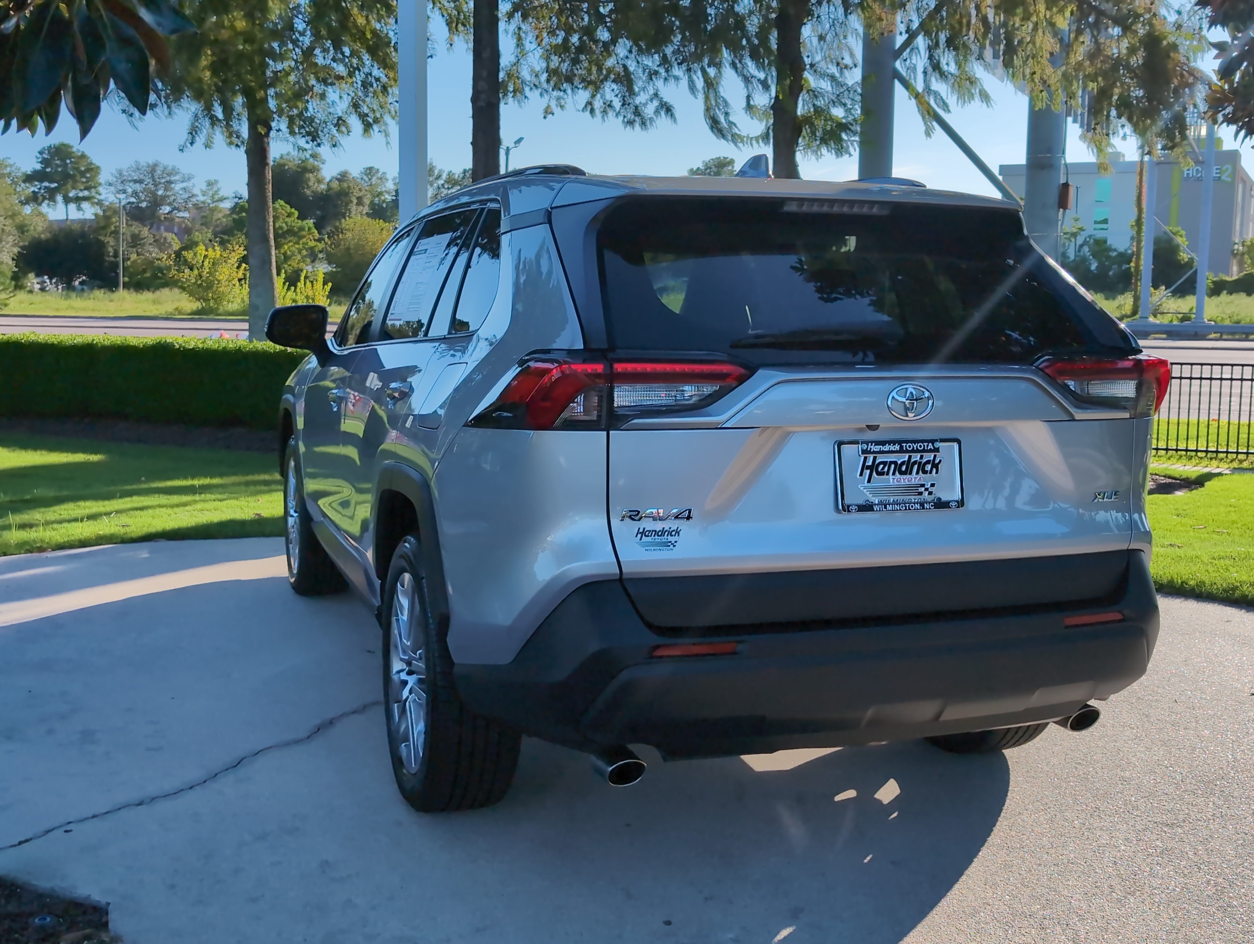 Certified 2022 Toyota RAV4 XLE Premium FWD image 8