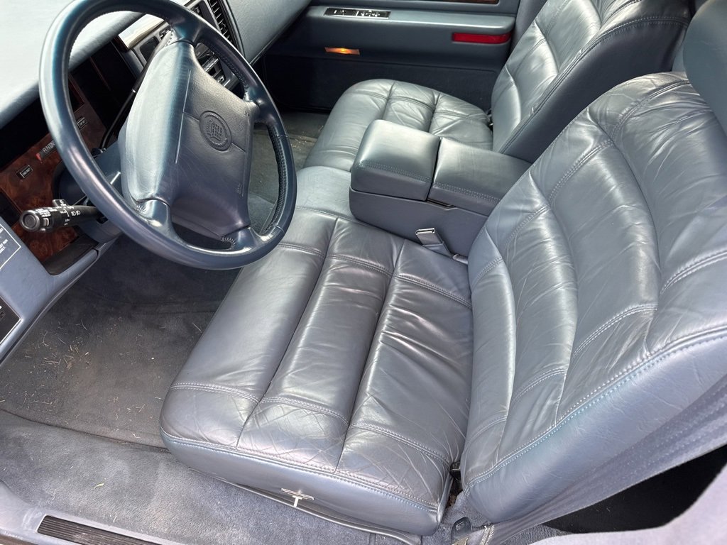 Used 1995 Cadillac Fleetwood Brougham image 11