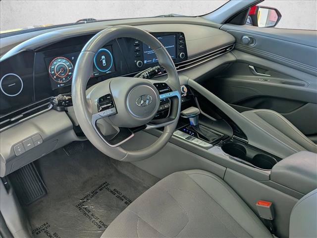 Used 2021 Hyundai Elantra SEL w/ Convenience Package FWD image 12
