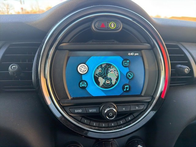 Used 2021 MINI Cooper 4-Door Hardtop w/ Storage Package image 48