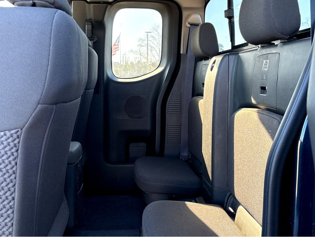 Used 2019 Nissan Frontier SV image 14