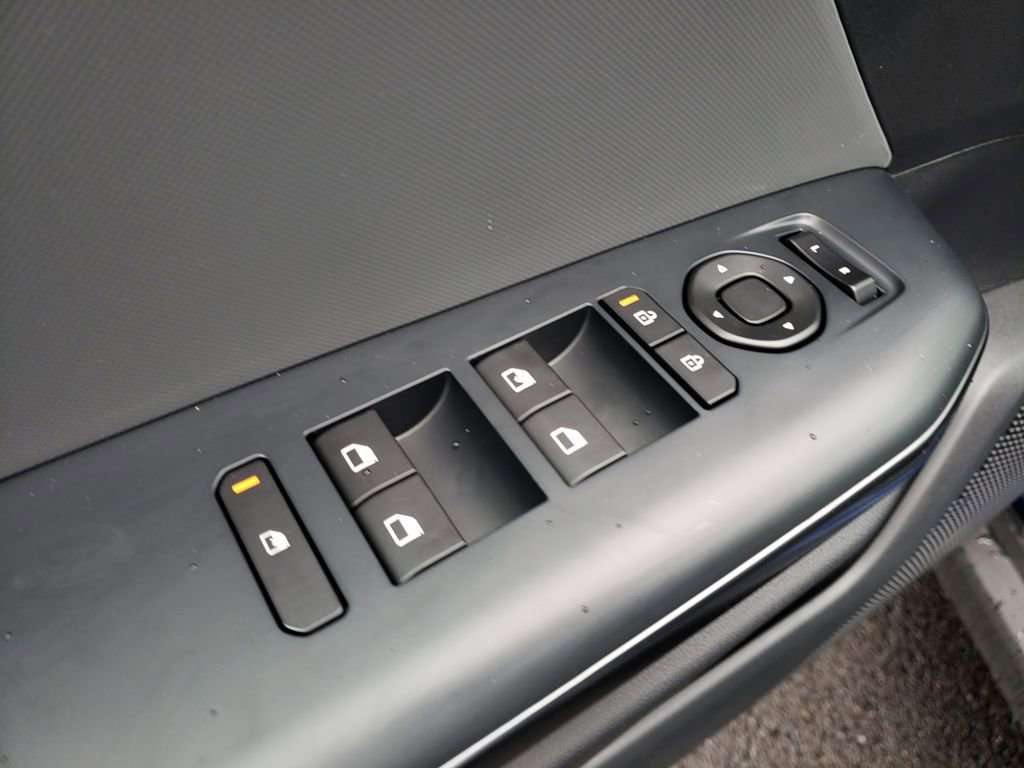 New 2025 Kia K4 LXS image 16