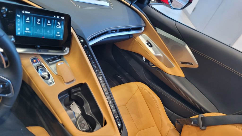 Used 2025 Chevrolet Corvette Stingray Preferred Cpe w/ 2LT image 24