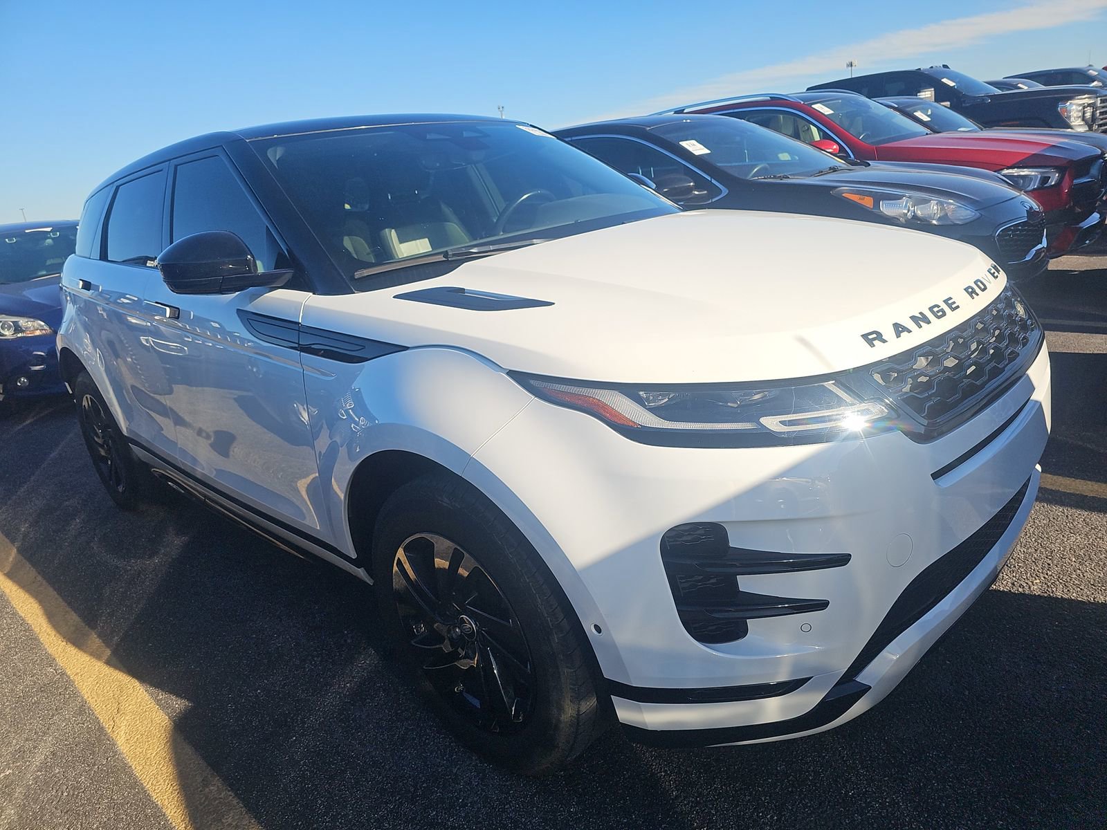 Used 2022 Land Rover Range Rover Evoque R-Dynamic S image 4